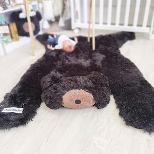Personalisierter flauschiger Bärenteppich für das Waldkinderzimmer | Weicher Minky Tier Teppich | Adventure Boy Kinderzimmer Dekor | Einzigartiges Babypartygeschenk