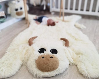 White Highland Cow Nursery Rug: Plush Farmhouse Baby Playmat