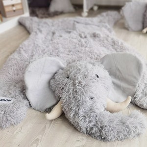 Personalisierter Elefant Plüsch Teppich, Individuelle Kinderzimmer Tier Matte, Weiche Baby Krabbeldecke, Grauer Elefant Kinderzimmer Dekor, Einzigartiges Kinderzimmer Accessoire