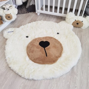 Personalisierter flauschiger Bärenteppich für Babyzimmer - niedliches Waldkinderzimmer, Abenteuer Thema Baby Jungengeschenk
