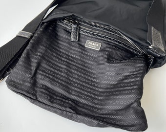 PRADA 本物ヴィンテージ ブラックナイロン クロスボディバッグ - Etsy 日本