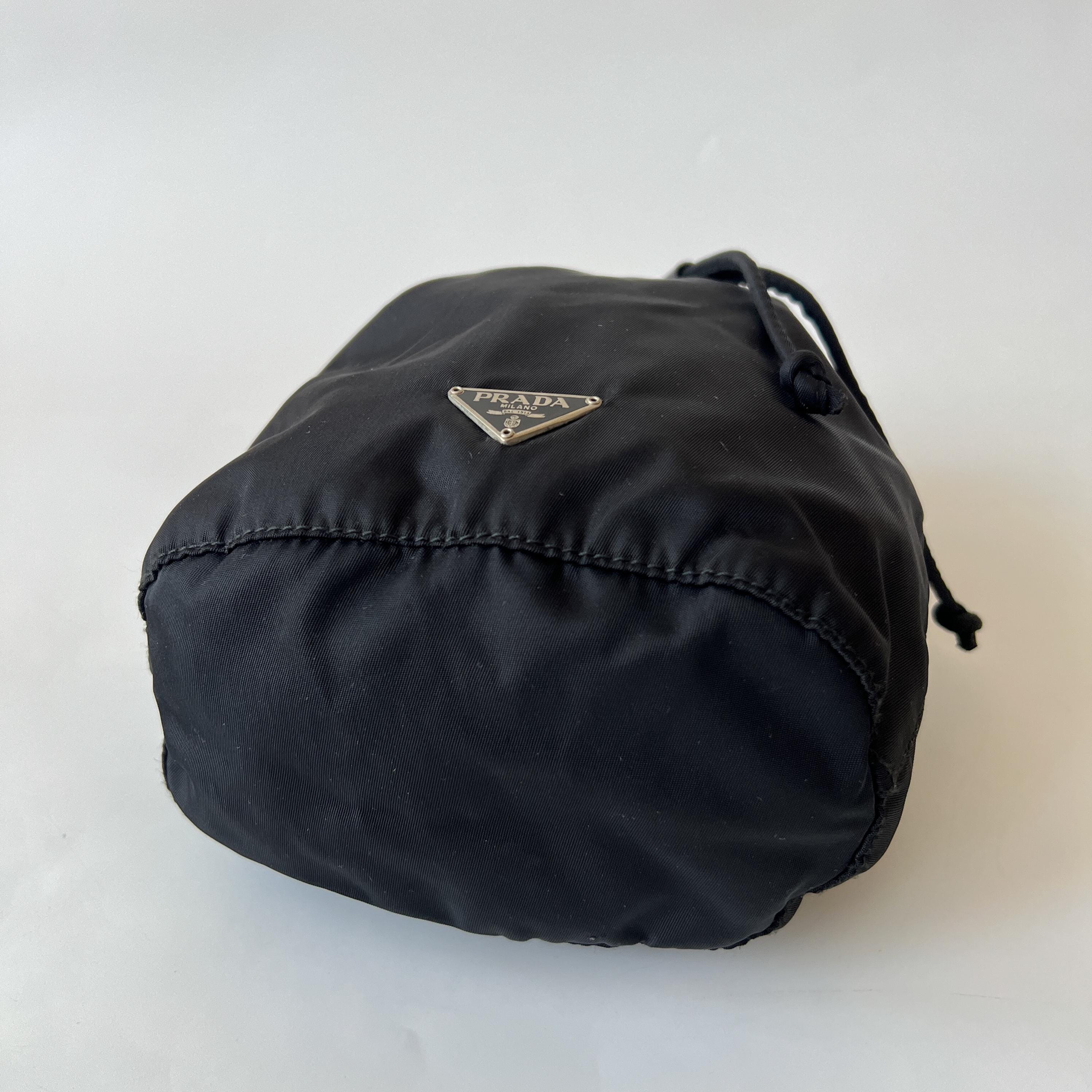 PRADA ブラック ドローストリングポーチ 54 PRADA ブラック ドロー