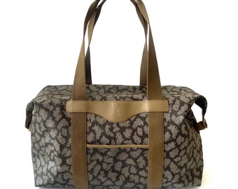 YVES SAINT LAURENT ボストンバッグ PVC ジラフ　レオパード YVES SAINT LAURENT ボストンバッグ PVC ジラフ レオパード Yves Saint