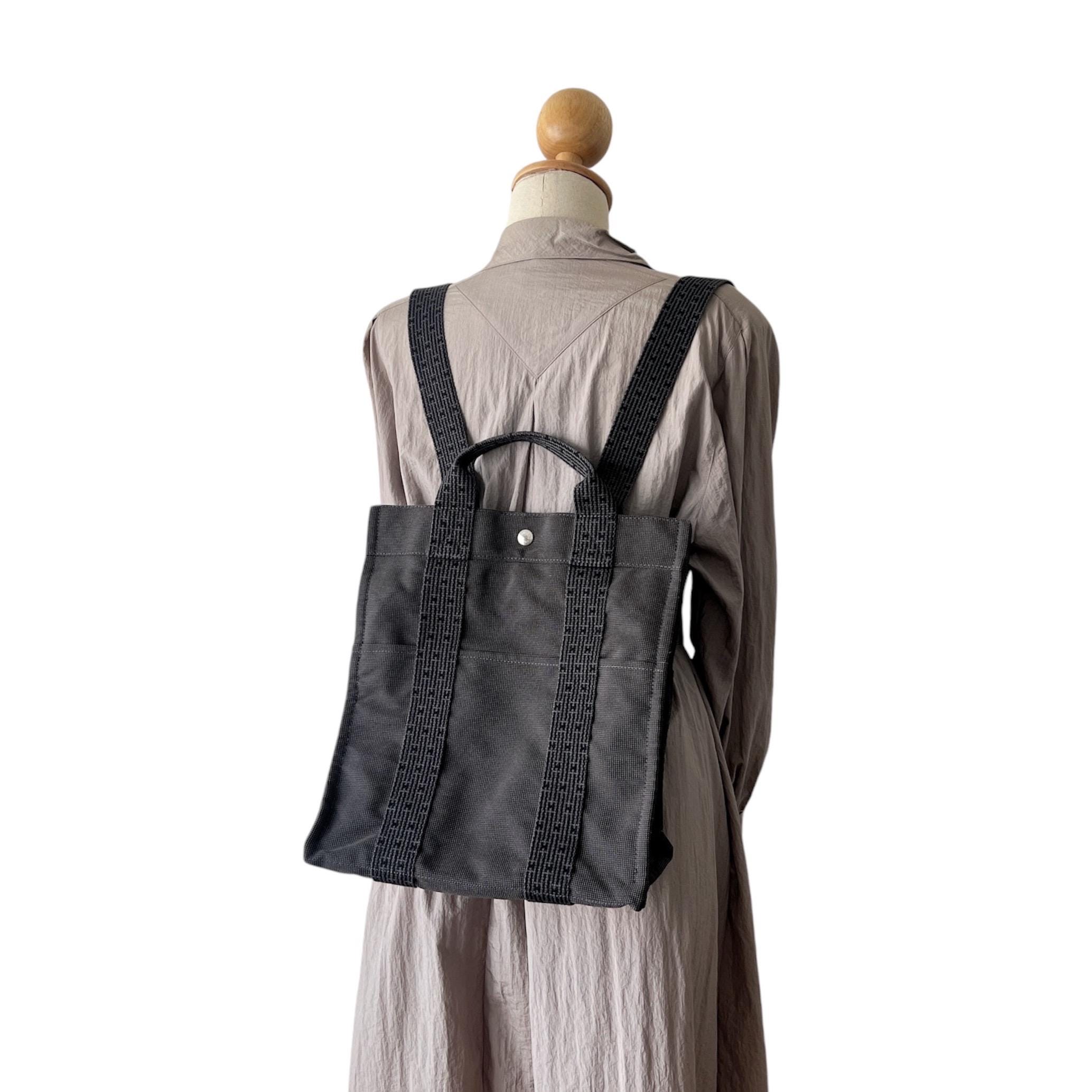 Hermes Grey Herline backpack Hermes Herline Canvas Backpack MM (SHG-jTh1Jl) main image 3