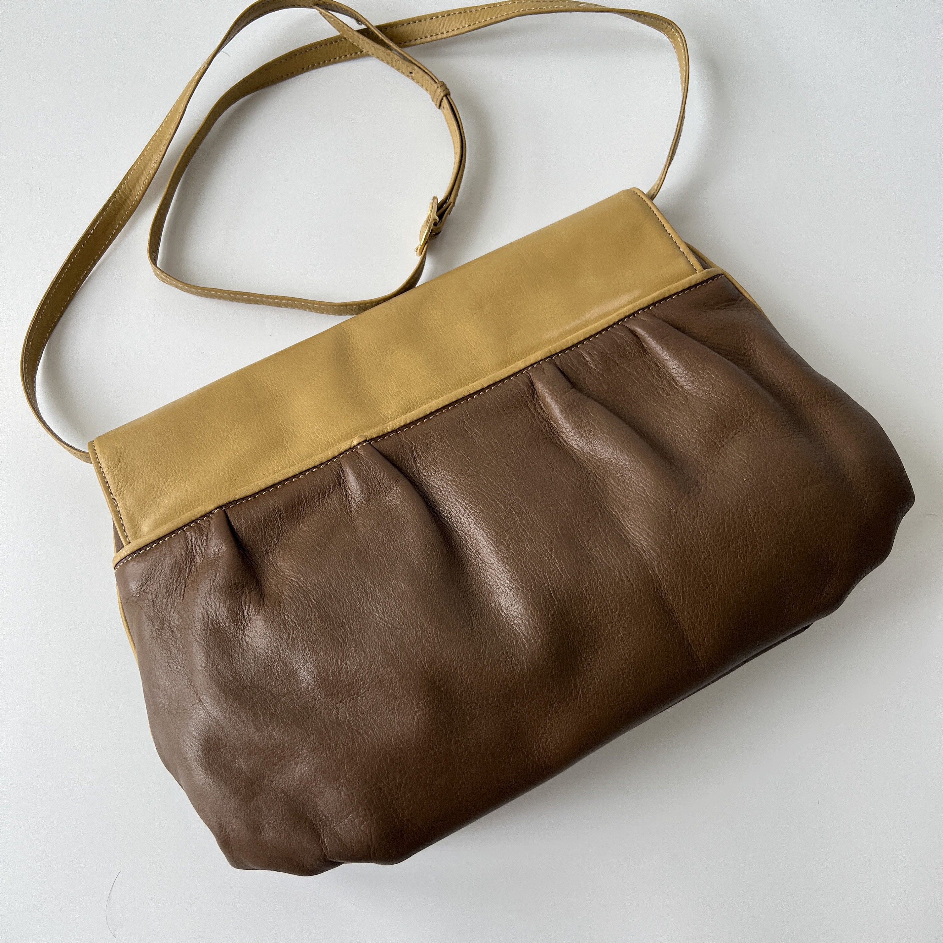 CELINE 本物ヴィンテージレザー トリオンフ ロゴ クラッチ＆クロス