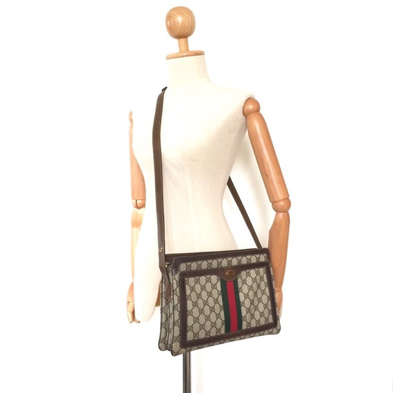 Authentic Gucci Vintage GG Supreme Web Sherry Shoulder Bag Crossbody  💖💖💖FLAW