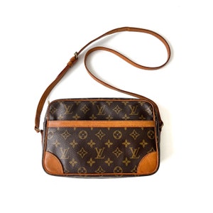 LV Vintage Monogram Canvas Large Shoulder Bag M45468 in 2023