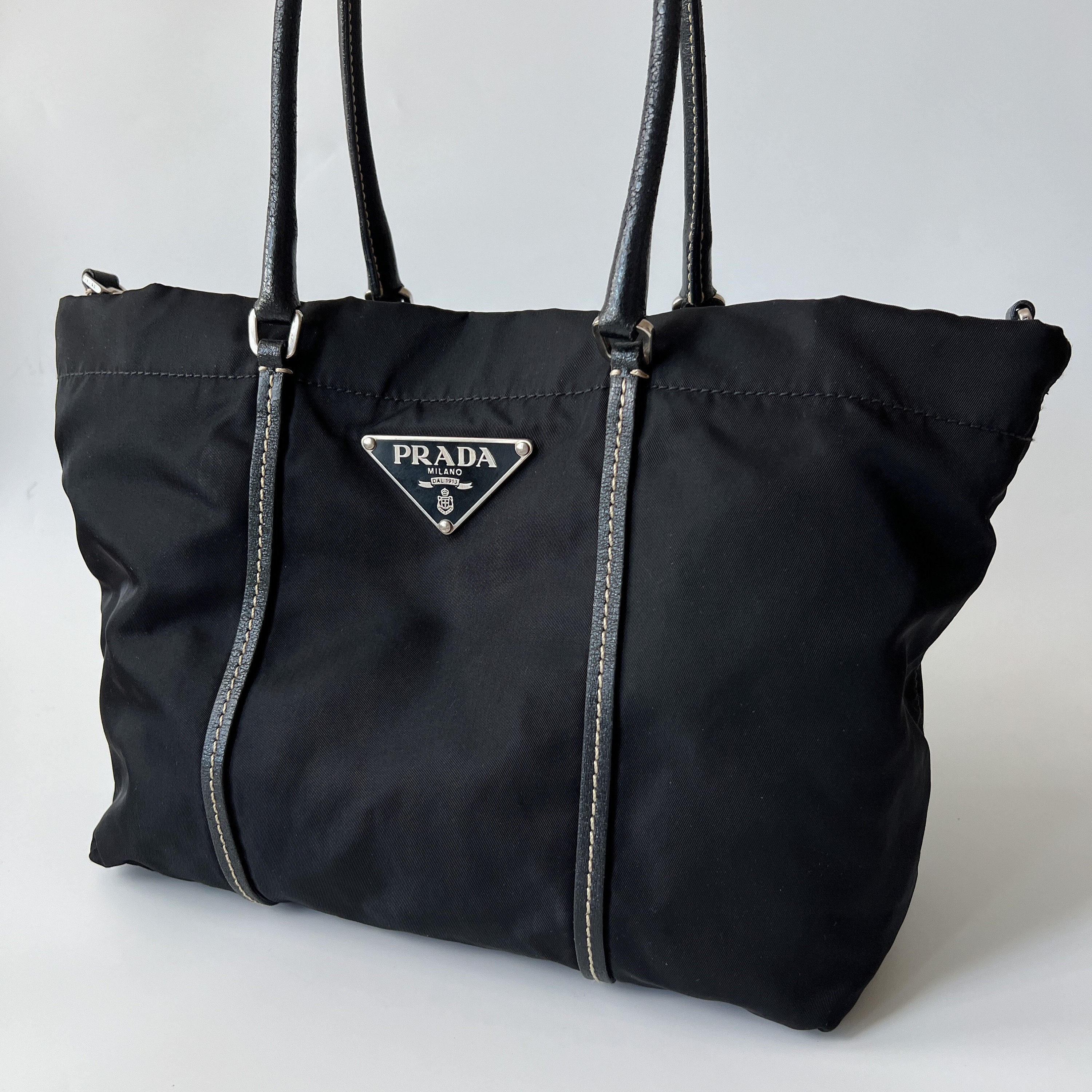 バッグ 90s PRADA VINTAGE LEATHER TOTE HAND BAG AUTHENTIC Vintage Prada leather Vitello Daino Pocket Tote | eBay