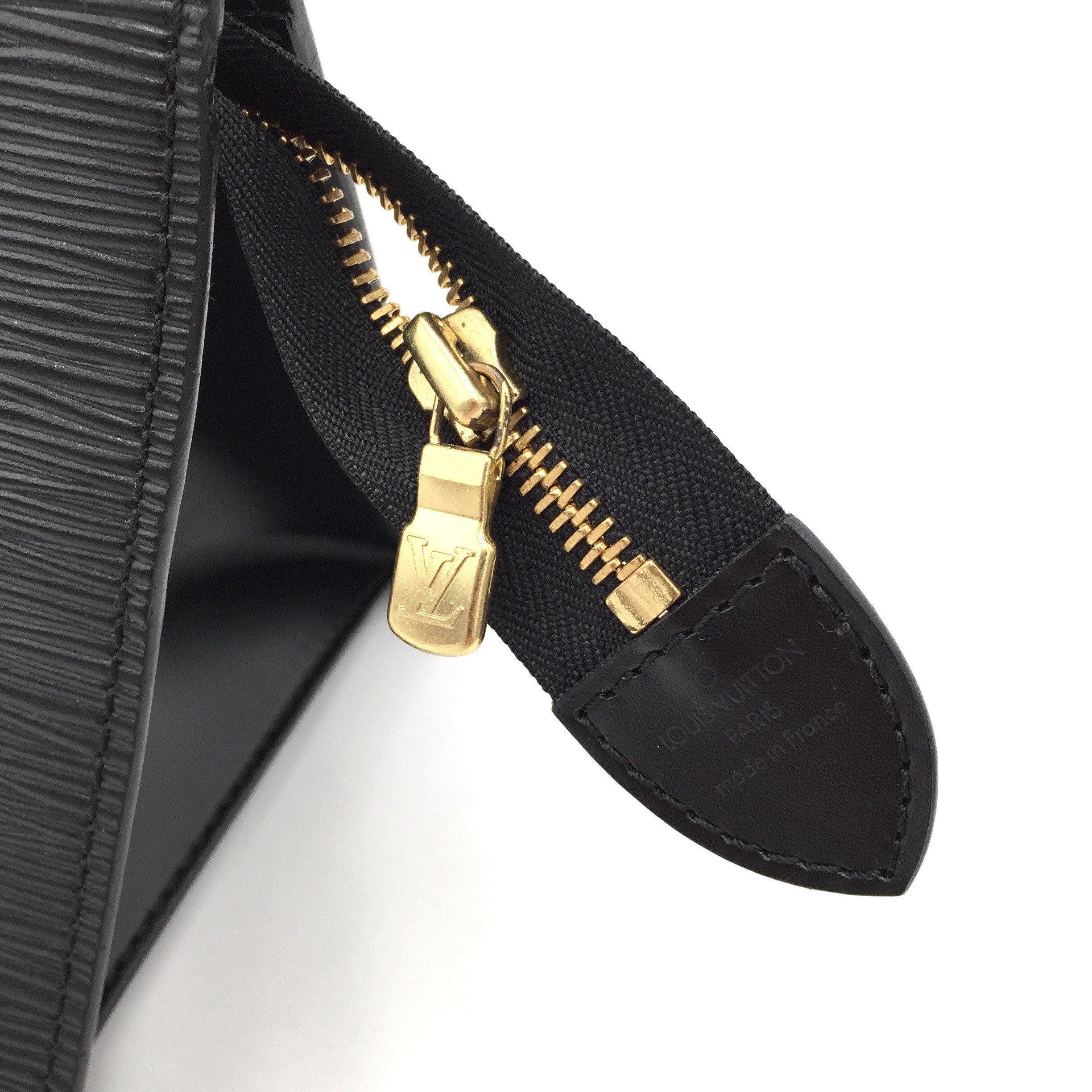 Louis Vuitton Sac Triangle Epi Black – l'Étoile de Saint Honoré