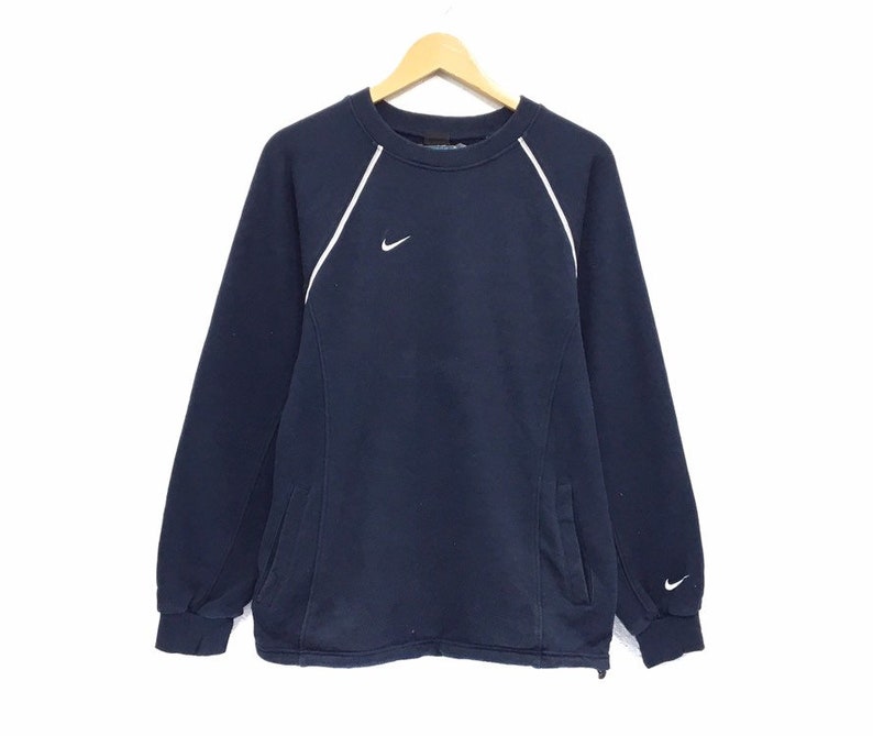 navy blue nike crew neck