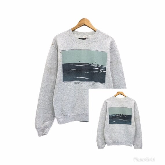 Vintage 90s WHALE Crewneck Sweatshirt Big Logo Fis