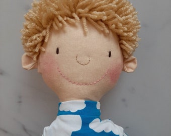 Handmade Puppe Jungepuppe mit blonde Haare Geschenk Puppenjunge KIND Design Stoffpuppe Stoffjunge