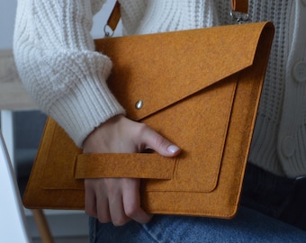 Handmade Eco-Felt Laptop Bag: Stylish MacBook Case with Pocket