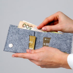 Cartera de fieltro minimalista de plata bi-fold compacta hecha a mano