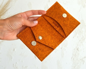 Billetera de fieltro minimalista compacta hecha a mano con bolsillo para monedas