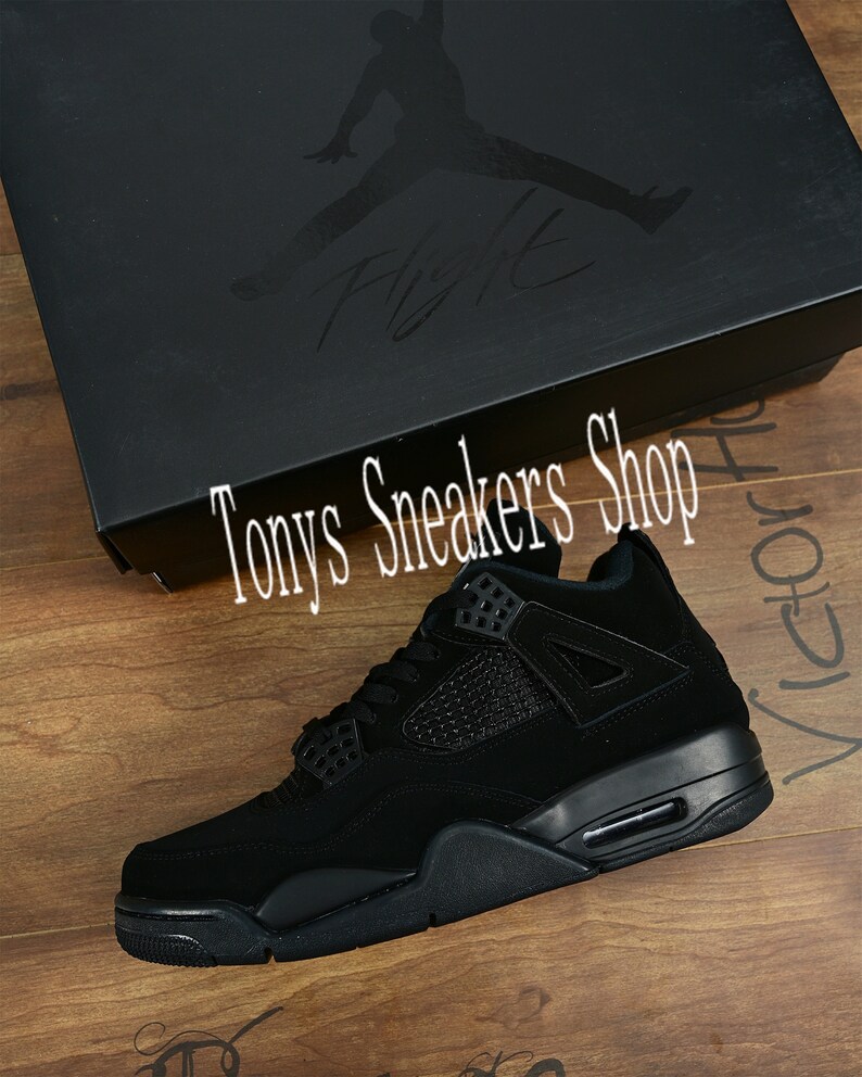 Air Jordans 4 shops ‘Black Cat’