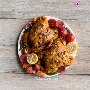 Aimant de nourriture/réfrigérateur de maison de poupée fait à la main - Poulet rôti miniature