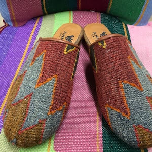 Handmade Us-9 Eu 41 Kilim Slippers, Unique Mules , Handmade Shoes, Genuine Leather Sole, Gift Shoes,  Natural Sipppers for man