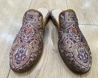 Pantuflas hechas a mano, talla US-10 EU-40, mocasines de terciopelo, mules únicos, zapatos hechos a mano, suela de cuero genuino, zapatos de regalo, zapatos para mujer