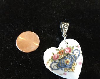 Heart shaped vintage broken china pendant/gift/handmade/blue and white