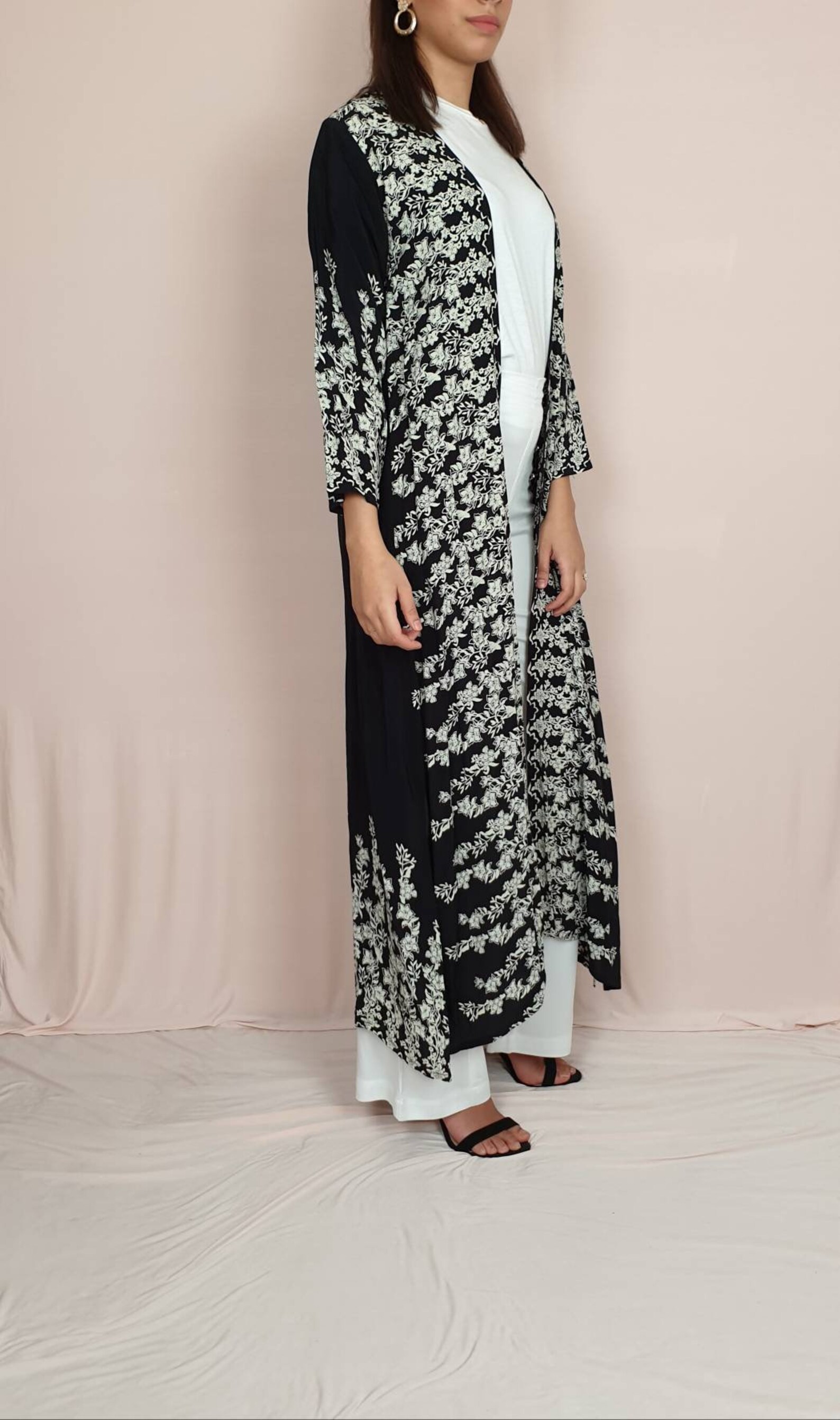 kaftan black and white