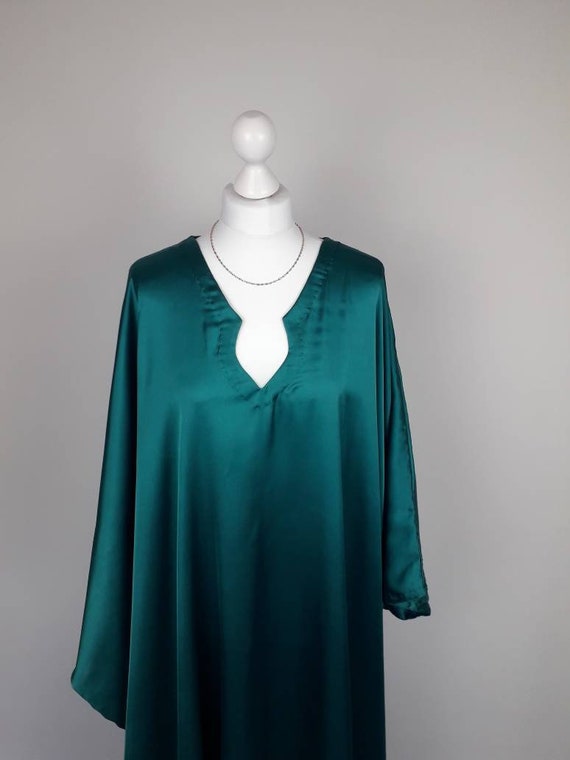 emerald green kaftan dress