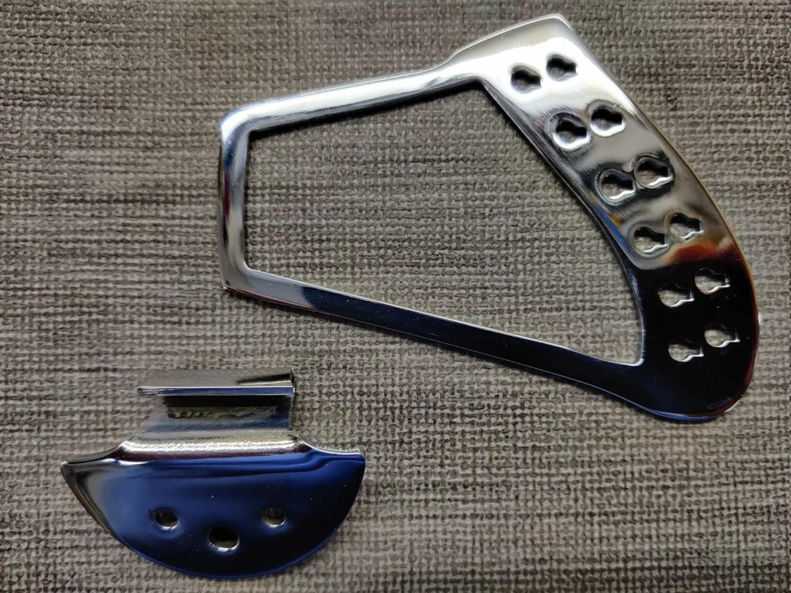 あ*ば様 Trapeze tailpiece RH for rickenback 6 STRING TRAPEZE TAILPIECE FOR RIGHT HANDED RICKENBACKER