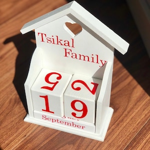 Wooden perpetual calendar, Personalized calendar, Desk calendar, 2025 calendar, White wooden blocks, Family calendar, Christmas gift