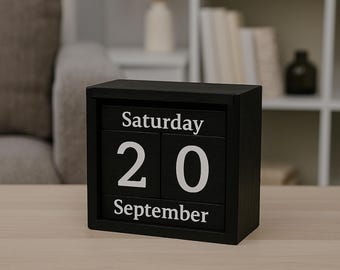 Calendario perpetuo de madera hecho a mano: decoración minimalista para el escritorio