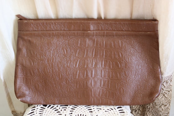 1970s Vintage Brown Leather Clutch - image 1