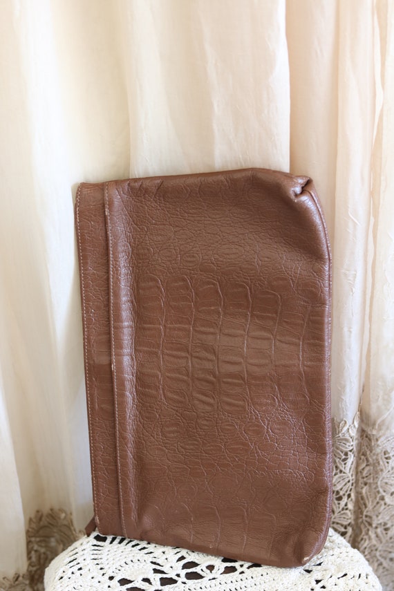 1970s Vintage Brown Leather Clutch - image 2