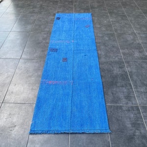 Blauwe henneptapijt, 2x6 neutrale originele Turkse hennepkelim, koningsblauw decor antiek henneptapijt, vintage gedempte kelim, 203x62 cm