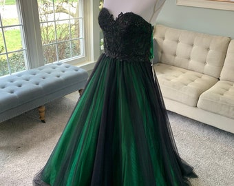 Anna Black and Green Wedding Dress, Gothic Wedding Dress, Aline Black Dress, Black Lace Wedding Dress, Custom Wedding Dress