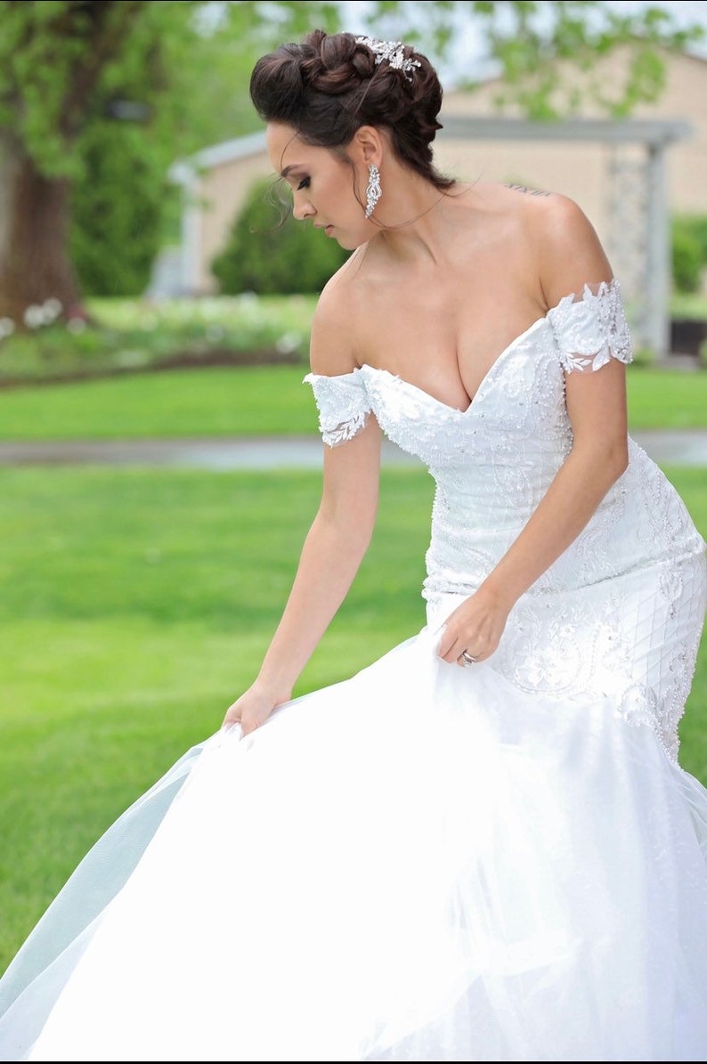SAMPLE SALE Custom Mermaid Wedding Dress With Lace and Pearls Etsy