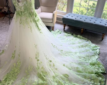green full skirt dress Off Shoulder Green Lace Forest Fairy Wedding Dress Bridal Gown US4 / Ivory+Green main image 0