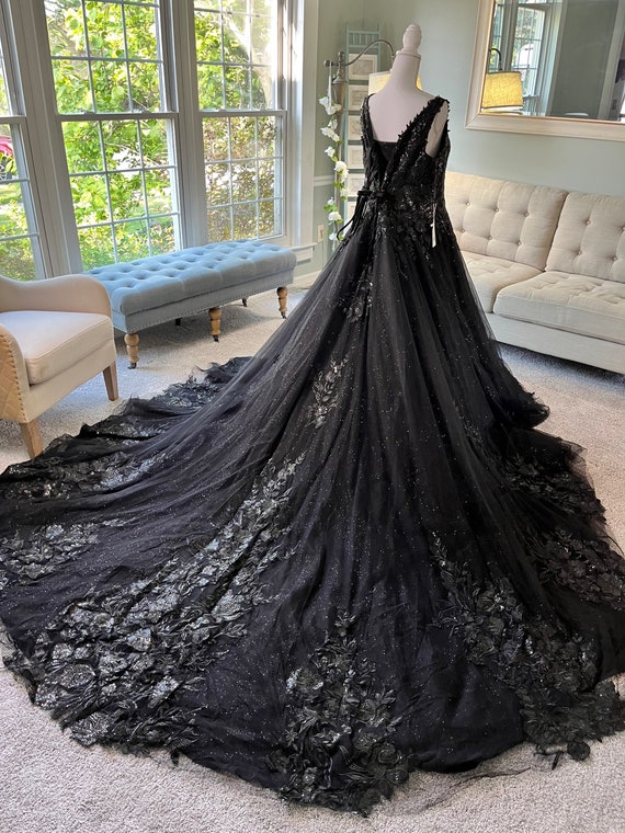 Enchanting Black Corset Wedding Dress With Detachable Cups and Lace-adorned  Mesh Skirt, Black Lace Wedding Dress With Corset, Black Gown - Etsy | Black  lace wedding, Black lace wedding dress, Wedding dress