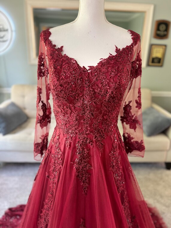 Buy Toni Burgundy Lace Wedding Dress With Sleeves | 2-in-1 Convertible Bridal  Gown With Train | Custom Burgundy Wedding Dress by Brides & Tailor Online  in India - Etsy