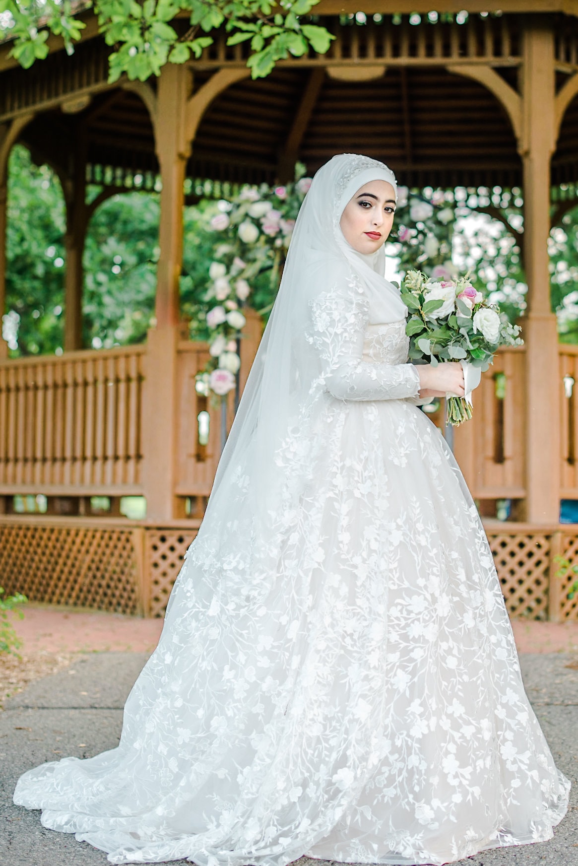 Amazon.com: Muslim Arabic Sequins Applique Wedding Dresses for Bride with  Train High Neck Long Sleeve Lace Bridal Gown Ivory : Clothing, Shoes &  Jewelry