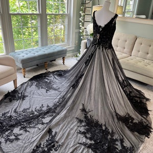 Jillian Black and Ivory Wedding dress, Black and White Wedding Dress, Black Ivory Bridal Gown, V neckline wedding dress, Lace wedding dress