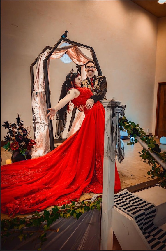 Breanna Red Sparkly A-Line Wedding Dress: Gothic Lace Bridal Gown with Pockets Breanna Red Sparkly A-Line Wedding Dress: Gothic Lace Bridal Gown with Pockets