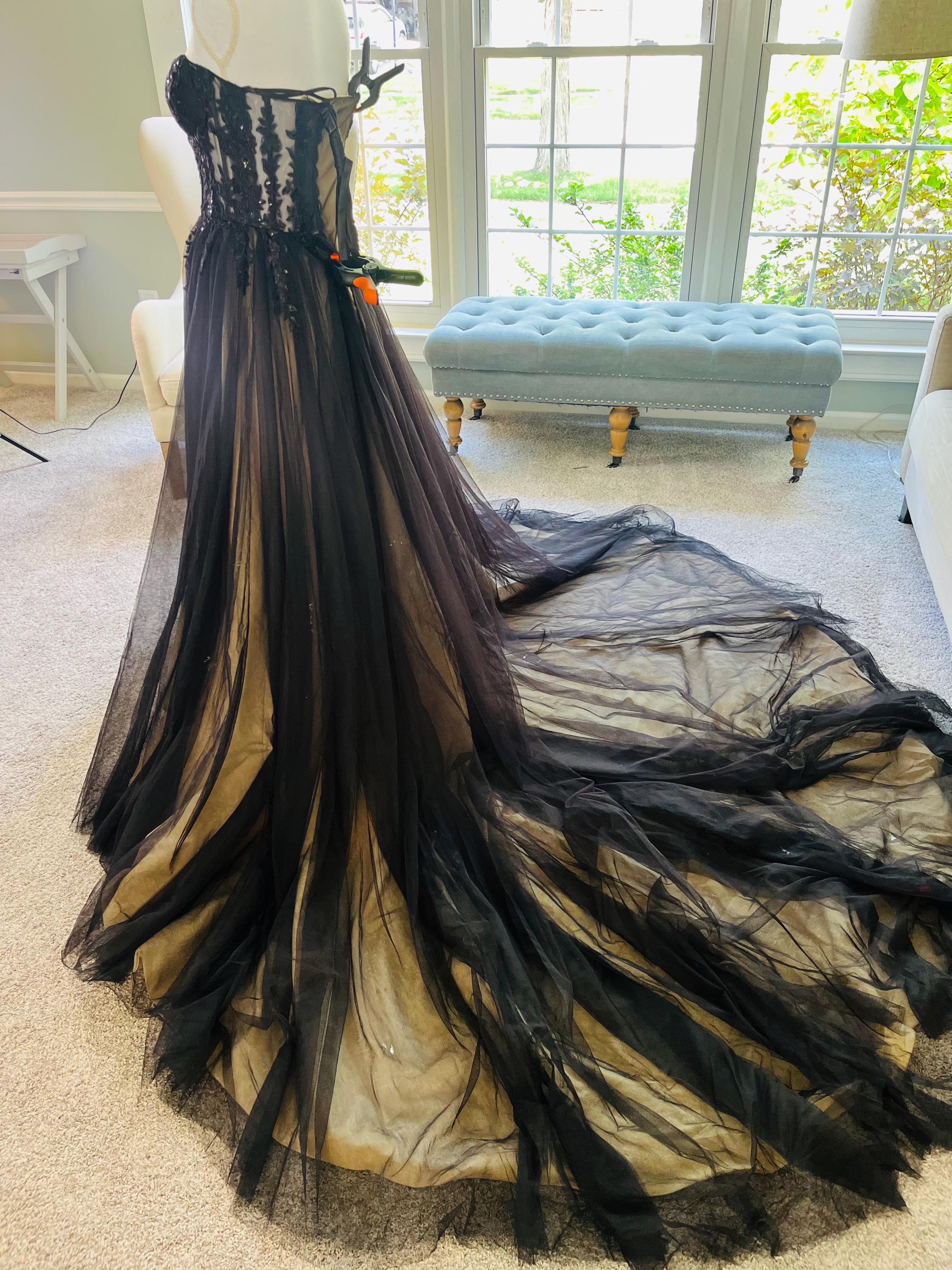 champagne and black lace dress Gothic Champagne and Black Wedding Dresses Sweetheart A Line Tulle Bridal Gowns