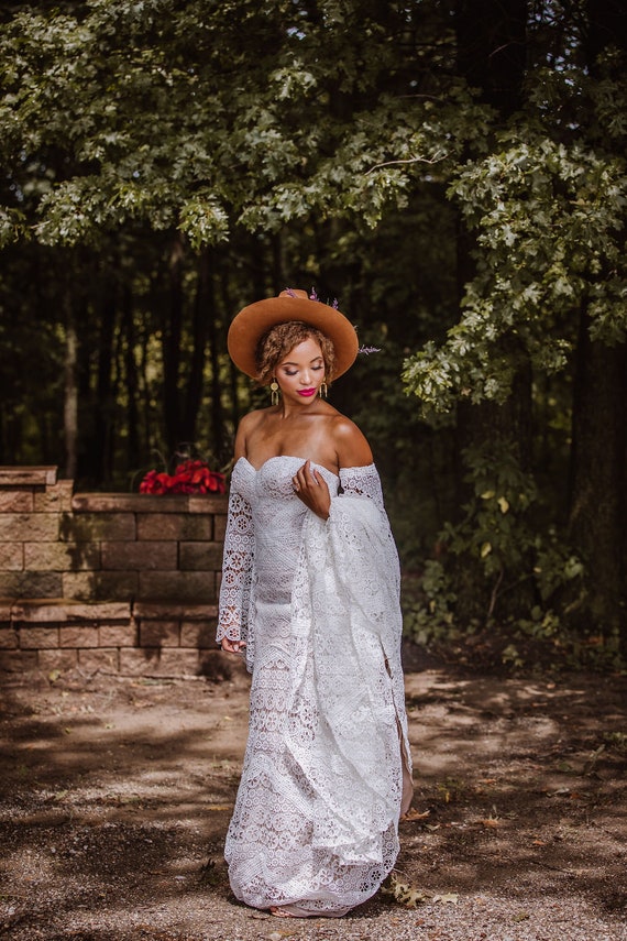SAMPLE SALE Boho Wedding Dress Bohemian 