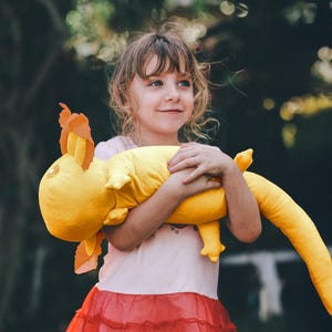 Peluche realistico Axolotl giallo da 4 libbre immagine 1