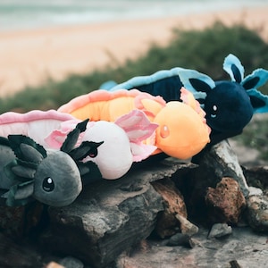 Peluche realistico Axolotl giallo da 4 libbre immagine 4