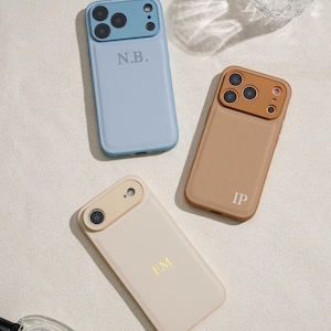 Funda de piel personalizada para teléfono con iniciales, funda grabada para iPhone 17, 16, 15 y 14 Pro Max, funda de piel vegana con monograma grabado.