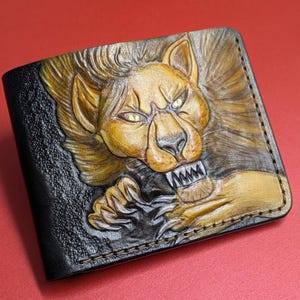Cartera plegable de cuero genuino hecha a mano con diseño de león africano, pantera grande, para amantes de la vida al aire libre y cazadores: grabada, pintada y estampada a mano