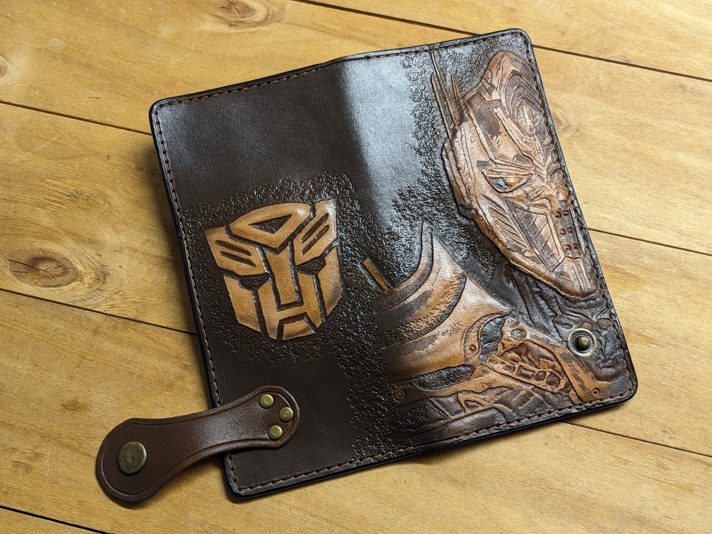 Men's 3D Genuine Leather Wallet, Hand-Carved, Hand-Painted, Leather  Carving, Custom wallet, Personalized wallet, Transformers wallet,  Decepticons