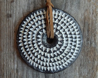 Keramik Anhänger "Sonne", handgemachter Schmuck, Keramik, Geschenk, ethnos, Maskottchen, für Handarbeiten, Keramikperlen, keltisch, uralt, historisch, Ton