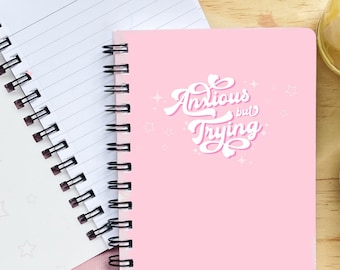 Cuadernos en espiral / Diario de tapa blanda / Mensaje inspirador / Diario de autocuidado crece Ansioso pero tratante Diario