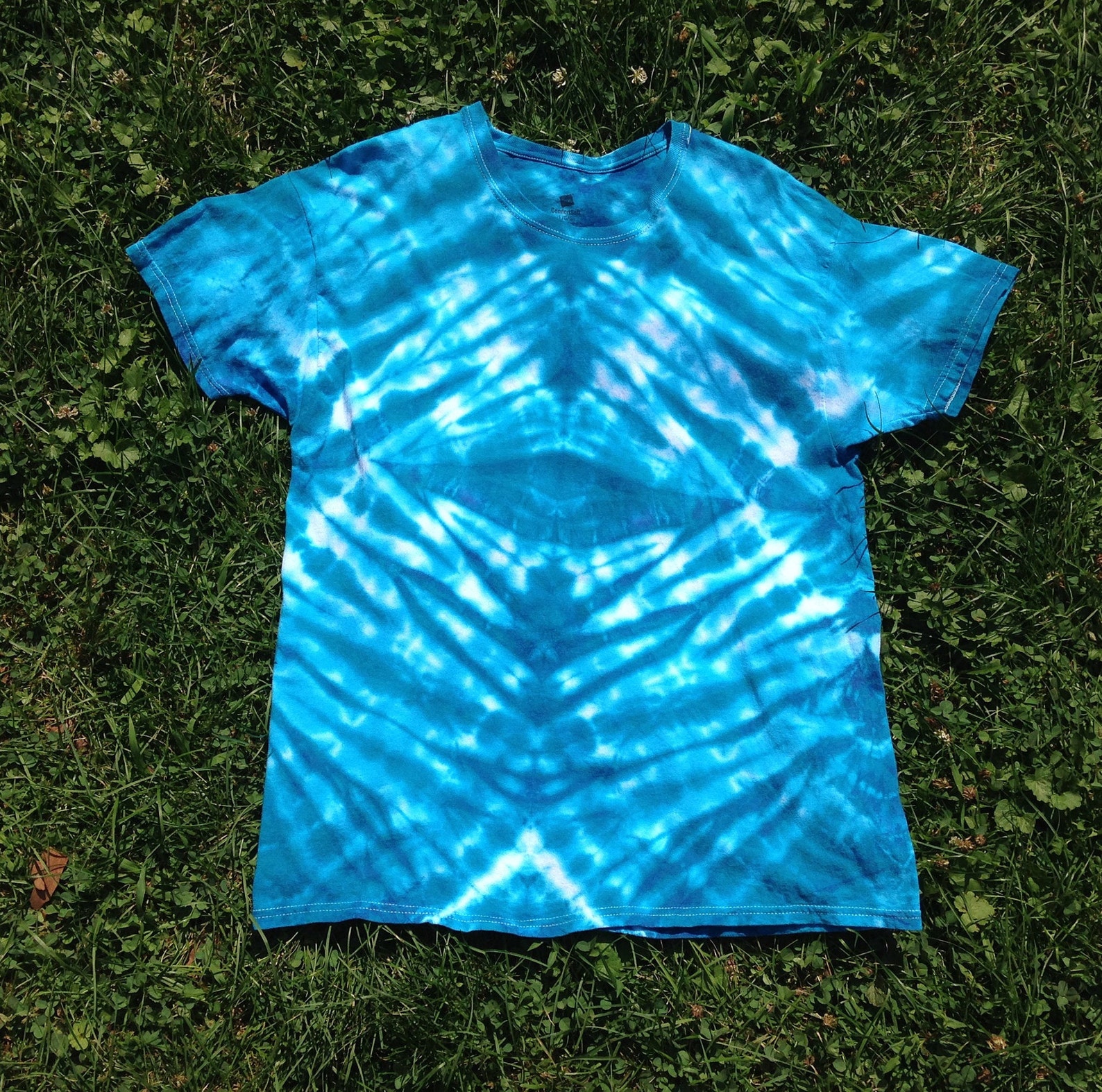 turquoise tie dye shirt